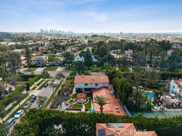 2205 N Catalina Street, Los Angeles, CA 90027