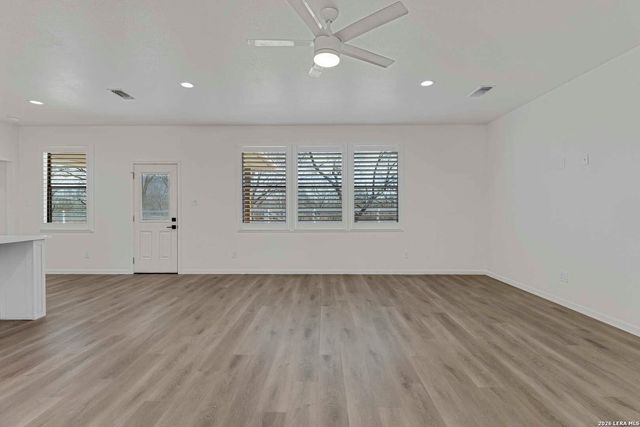 16282 fm 472, Bigfoot, TX 78005