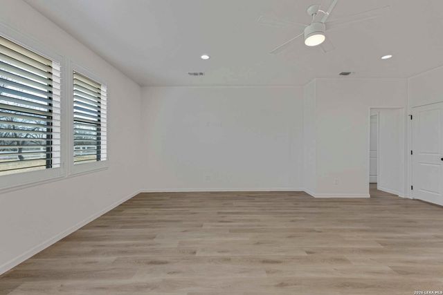 16282 fm 472, Bigfoot, TX 78005