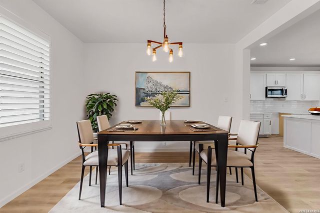 16282 fm 472, Bigfoot, TX 78005