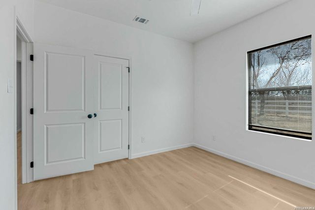 16282 fm 472, Bigfoot, TX 78005