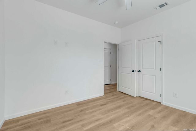 16282 fm 472, Bigfoot, TX 78005