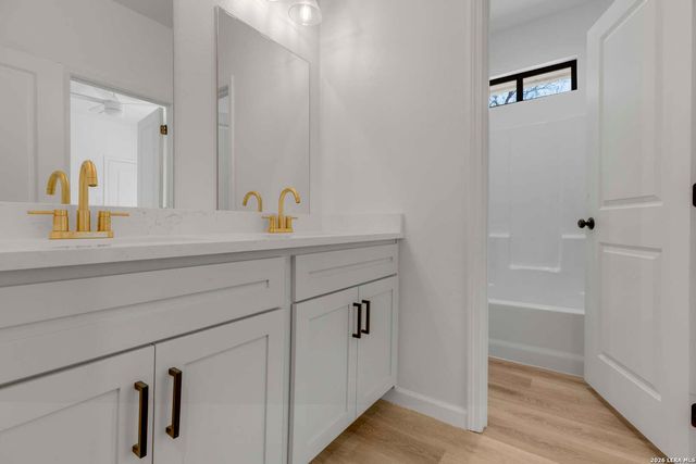 16282 fm 472, Bigfoot, TX 78005