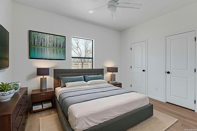 16282 fm 472, Bigfoot, TX 78005