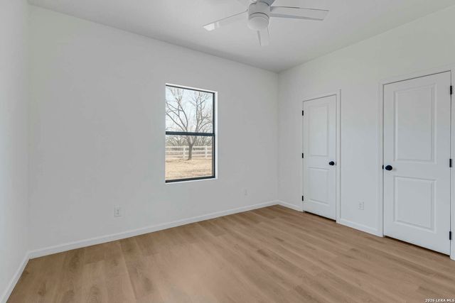 16282 fm 472, Bigfoot, TX 78005