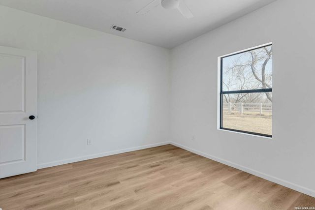 16282 fm 472, Bigfoot, TX 78005