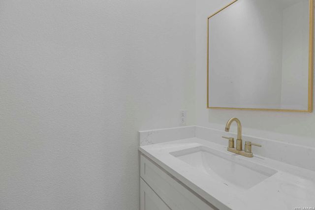 16282 fm 472, Bigfoot, TX 78005