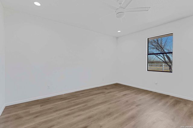 16282 fm 472, Bigfoot, TX 78005