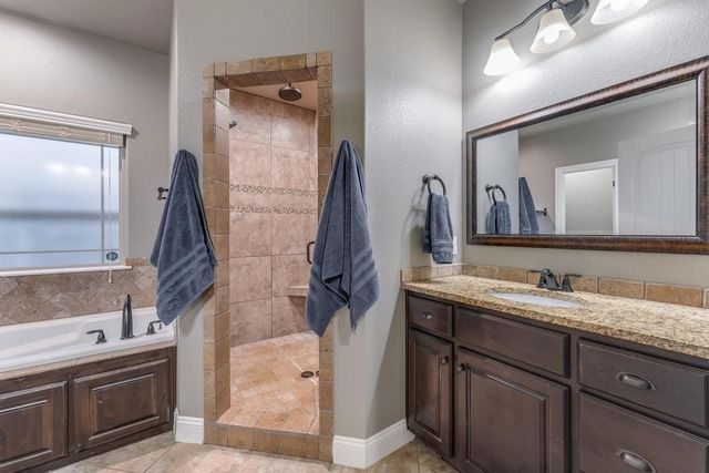 12192 Lost Oak Drive, Bentonville, AR 72712