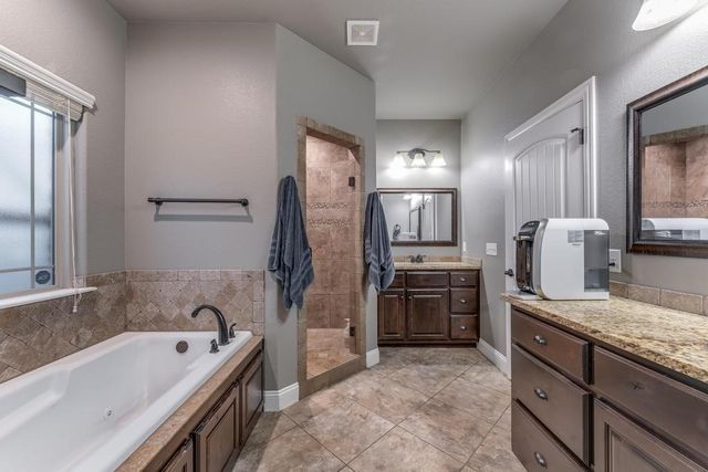 12192 Lost Oak Drive, Bentonville, AR 72712