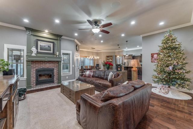 12192 Lost Oak Drive, Bentonville, AR 72712