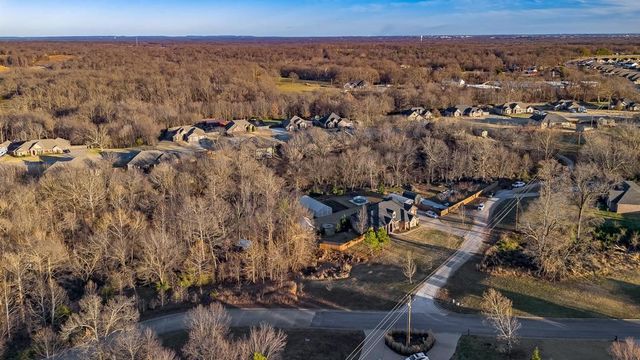 12192 Lost Oak Drive, Bentonville, AR 72712