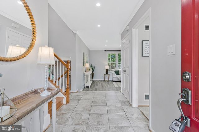 1526 LAUREL HILL RD, Vienna, VA 22182