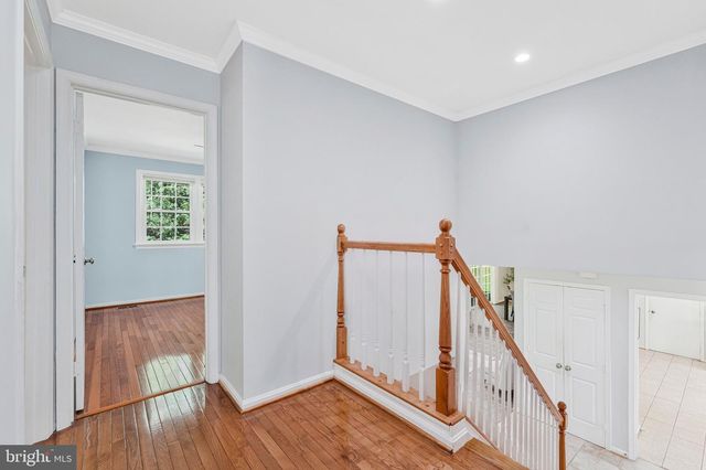 1526 LAUREL HILL RD, Vienna, VA 22182