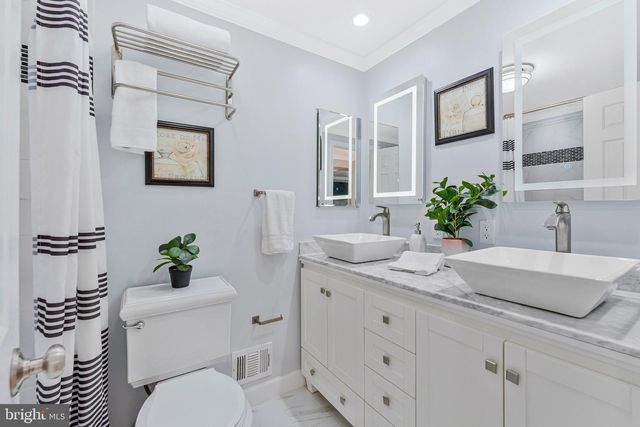 1526 LAUREL HILL RD, Vienna, VA 22182