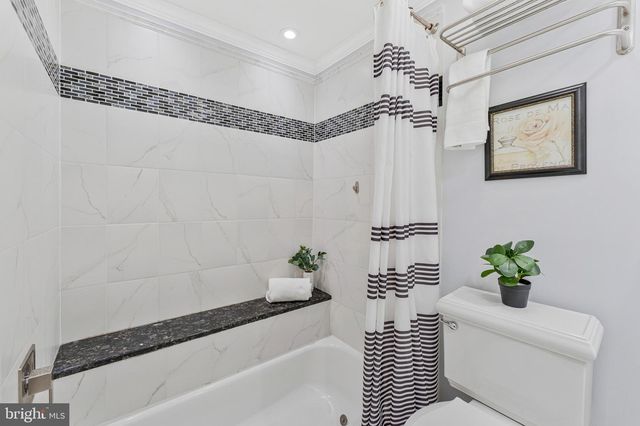 1526 LAUREL HILL RD, Vienna, VA 22182