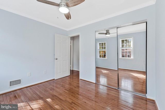 1526 LAUREL HILL RD, Vienna, VA 22182