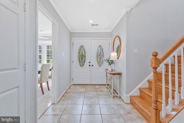 1526 LAUREL HILL RD, Vienna, VA 22182