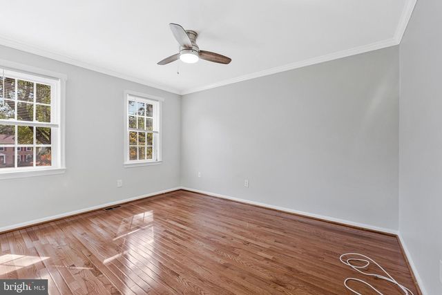 1526 LAUREL HILL RD, Vienna, VA 22182