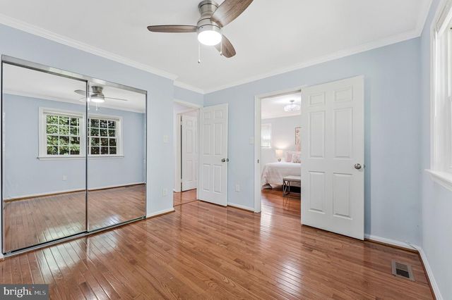 1526 LAUREL HILL RD, Vienna, VA 22182