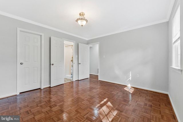 1526 LAUREL HILL RD, Vienna, VA 22182