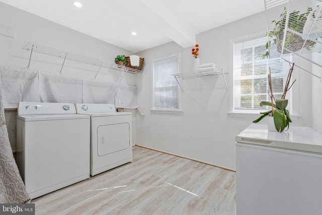 1526 LAUREL HILL RD, Vienna, VA 22182