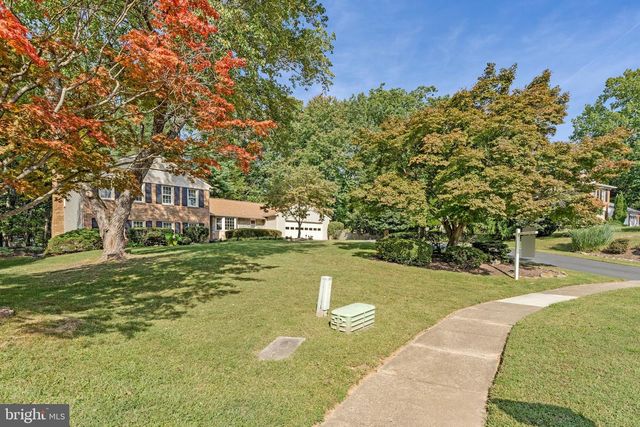 1526 LAUREL HILL RD, Vienna, VA 22182