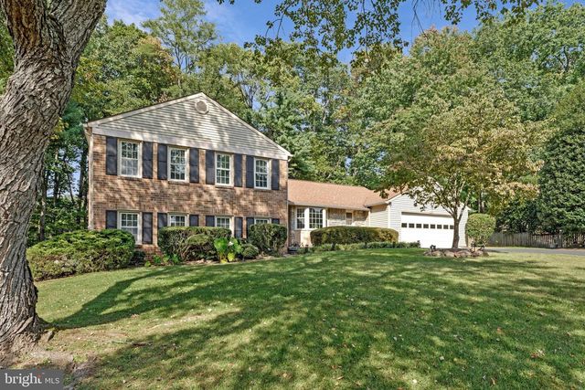 1526 LAUREL HILL RD, Vienna, VA 22182