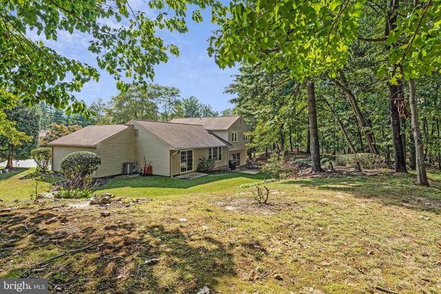 1526 LAUREL HILL RD, Vienna, VA 22182