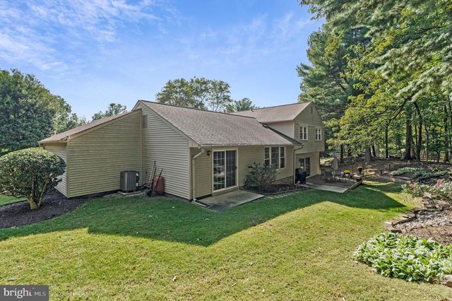 1526 LAUREL HILL RD, Vienna, VA 22182