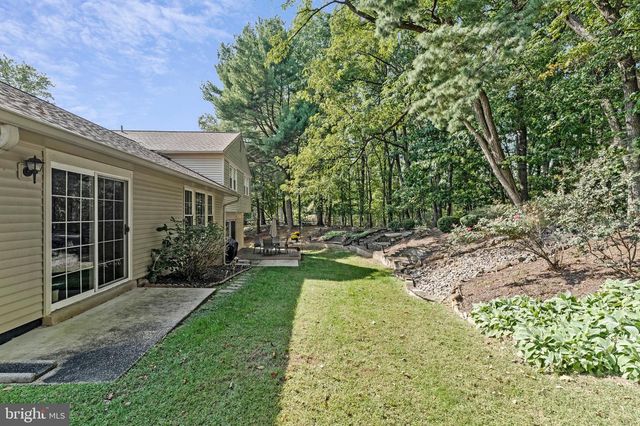 1526 LAUREL HILL RD, Vienna, VA 22182