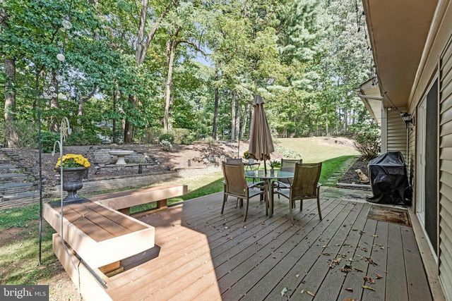 1526 LAUREL HILL RD, Vienna, VA 22182