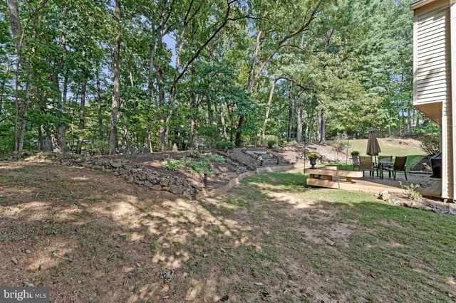 1526 LAUREL HILL RD, Vienna, VA 22182