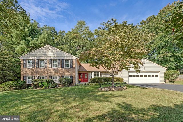 1526 LAUREL HILL RD, Vienna, VA 22182