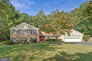 1526 LAUREL HILL RD, Vienna, VA 22182