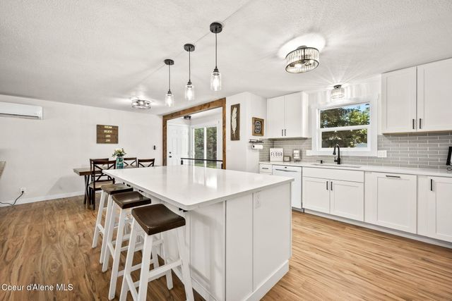 8582 W Larch ST, Rathdrum, ID 83858