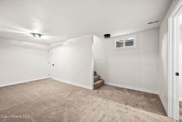 8582 W Larch ST, Rathdrum, ID 83858