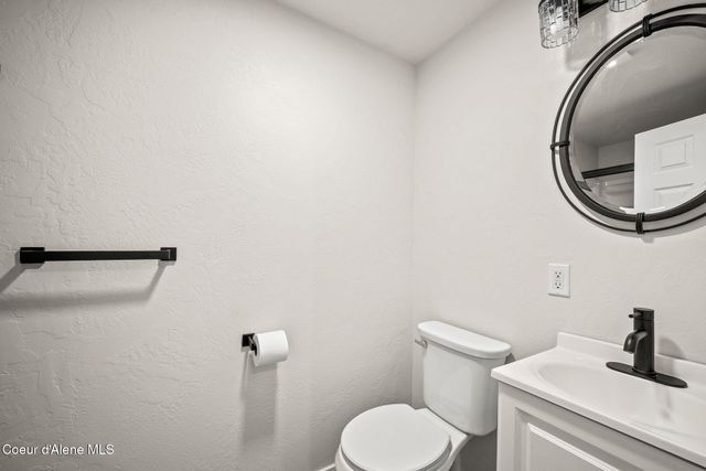 8582 W Larch ST, Rathdrum, ID 83858