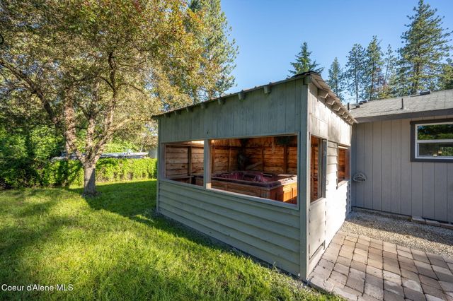 8582 W Larch ST, Rathdrum, ID 83858
