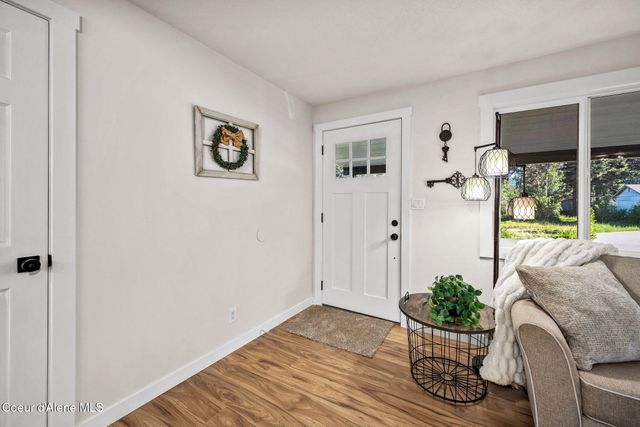 8582 W Larch ST, Rathdrum, ID 83858