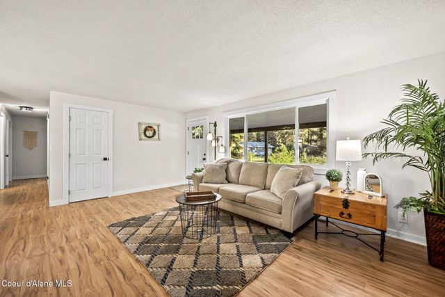 8582 W Larch ST, Rathdrum, ID 83858