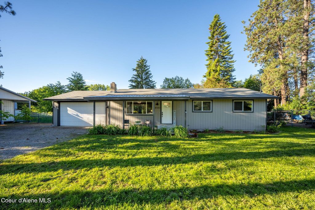 8582 W Larch ST, Rathdrum, ID 83858