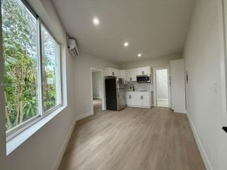 2425 SW 6th St 14, Miami, FL 33135