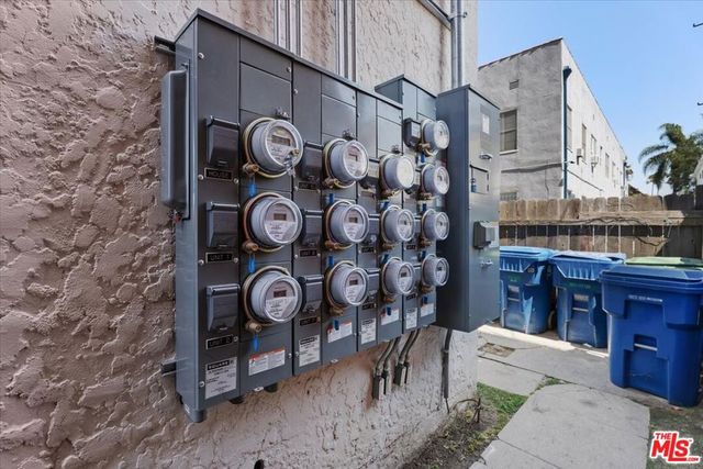 630 S Cochran Avenue, Los Angeles, CA 90036