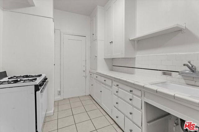 630 S Cochran Avenue, Los Angeles, CA 90036