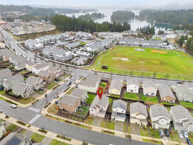 4462 Sand Dollar Street, Bremerton, WA 98312