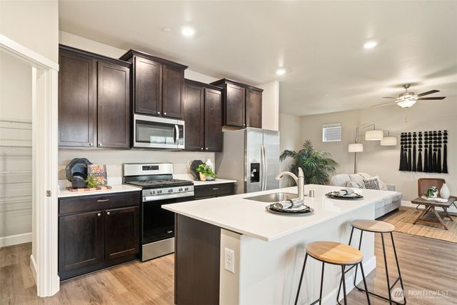 4462 Sand Dollar Street, Bremerton, WA 98312