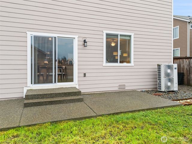 4462 Sand Dollar Street, Bremerton, WA 98312