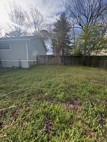 405 Bob Wood Drive, Loganville, GA 30052