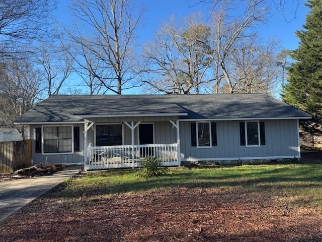 405 Bob Wood Drive, Loganville, GA 30052